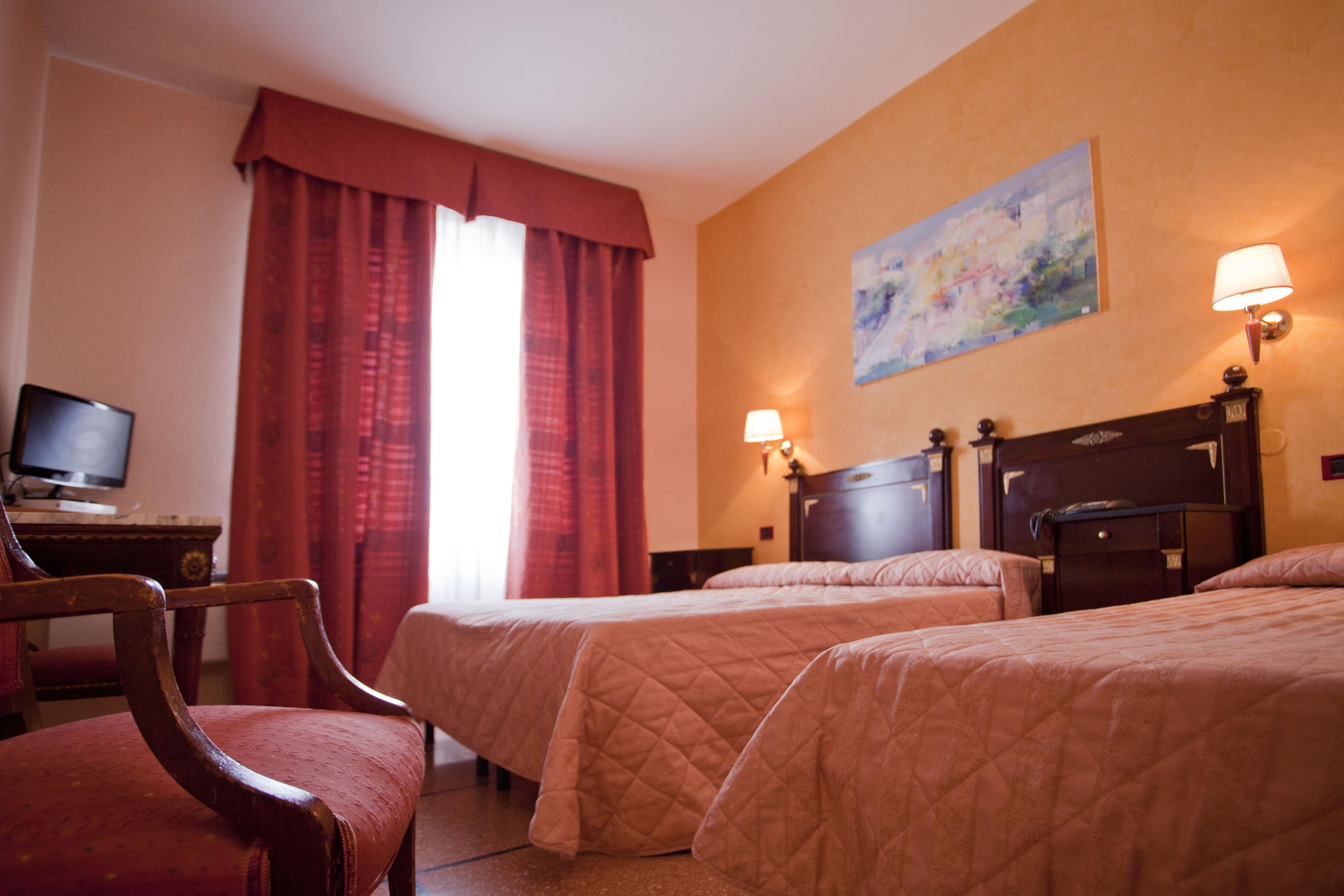 La Pace Hotel